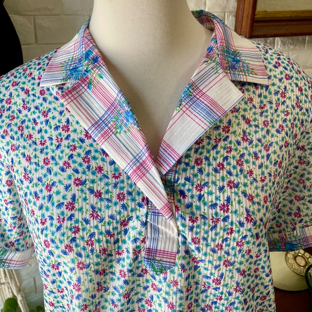 SOLD Vintage 1970s Sears Floral + Plaid Cottage Collared Shirt with Cuffed - Picture 5 of 14